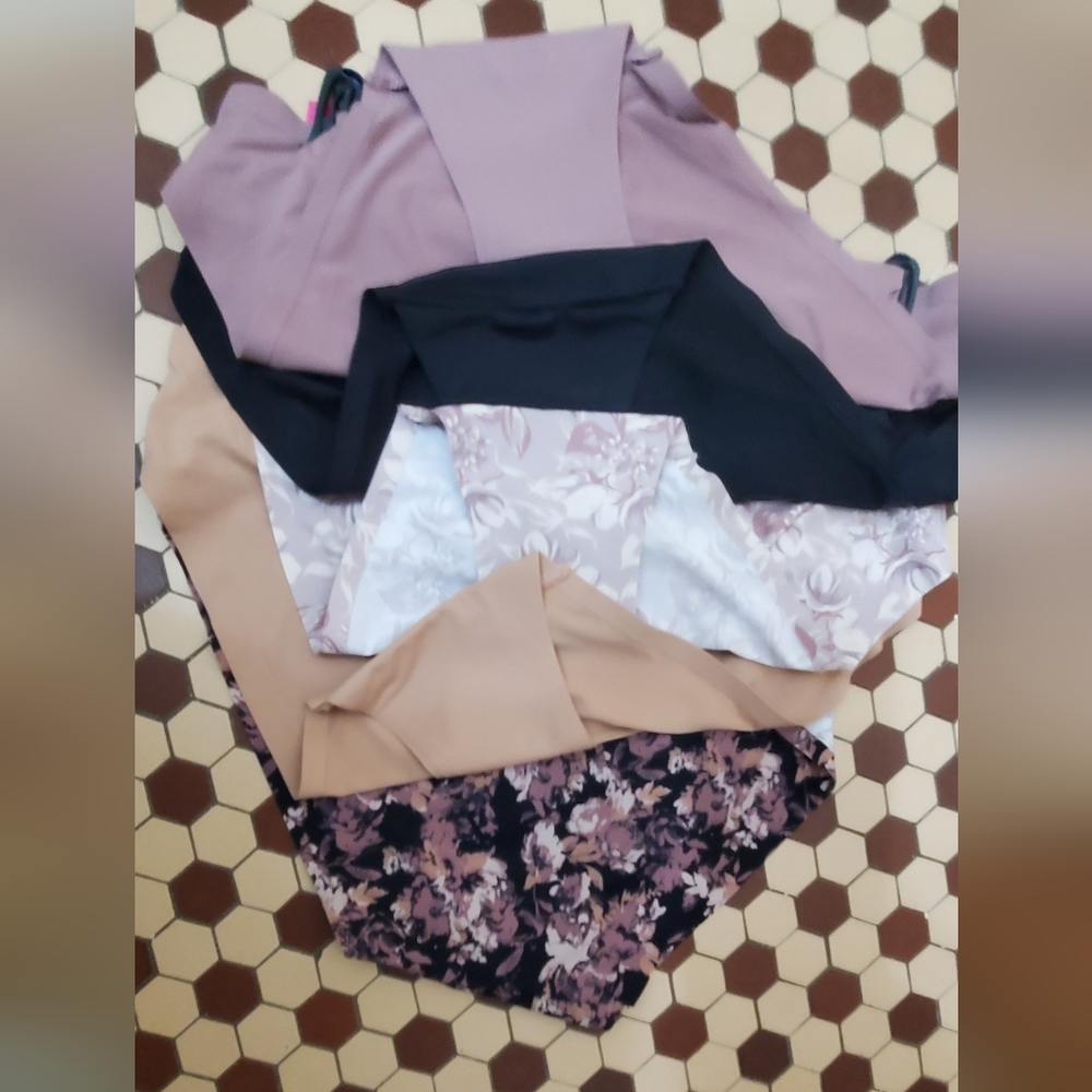 NWT Vince Camuto 5PK Multicolored No Show Bikinis; Sz M & L, $45 Each. - Picture 10 of 11